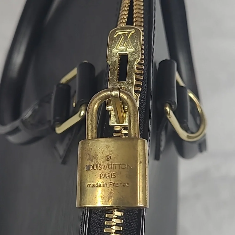 Louis Vuitton Alma Epi Noir BLACK Handbag Purse Leather With Cowhide Trim EUC